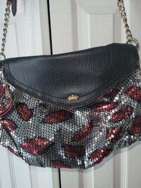 Like New, Juicy Couture Sequin Lip Design Shoulder Bag